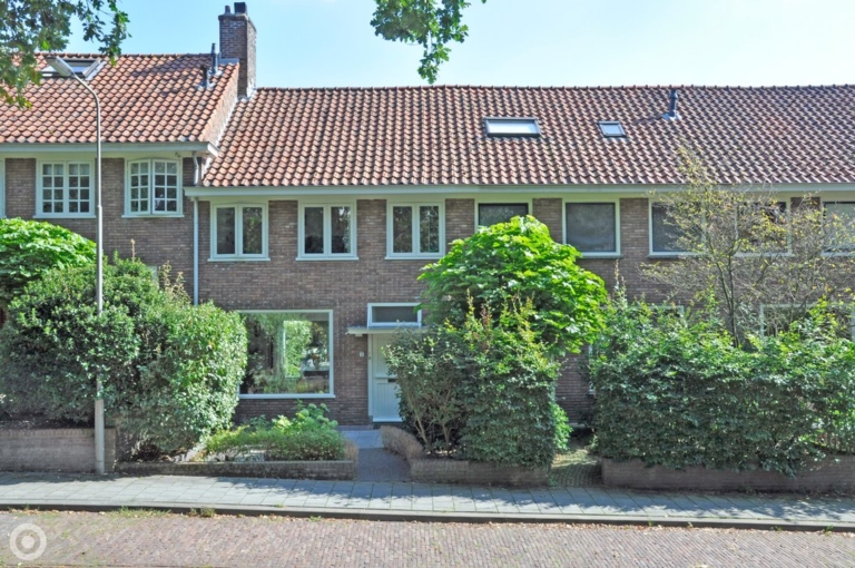 Jac. Van Looystraat 16