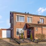 Woning aan Van Rooijenstraat 32 in Driel te koop