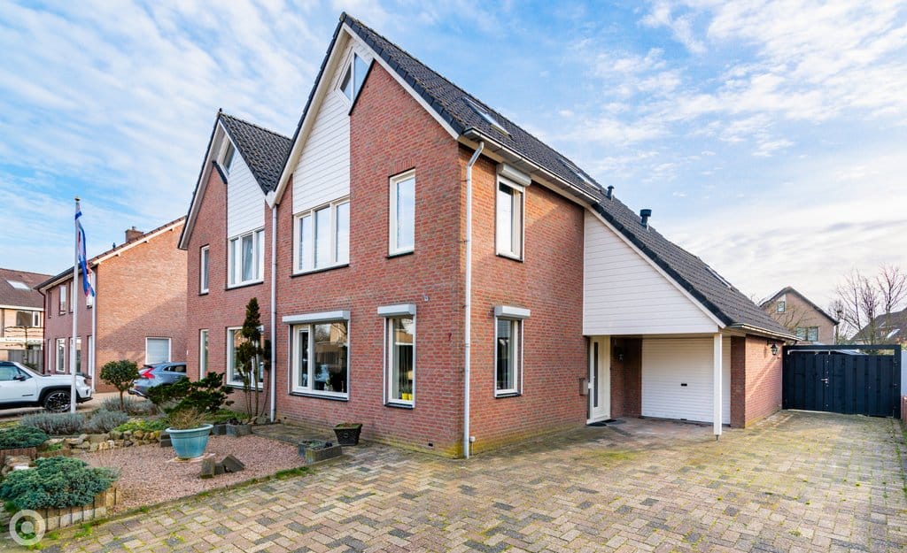 Woning aan de Gracht 7 in Bemmel te koop