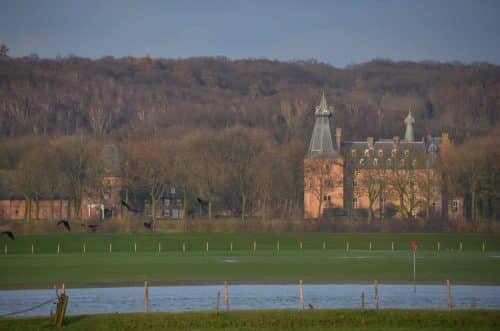 het-woonhart-driel-makelaar-castle-doorwerth-front-of-duno-hills
